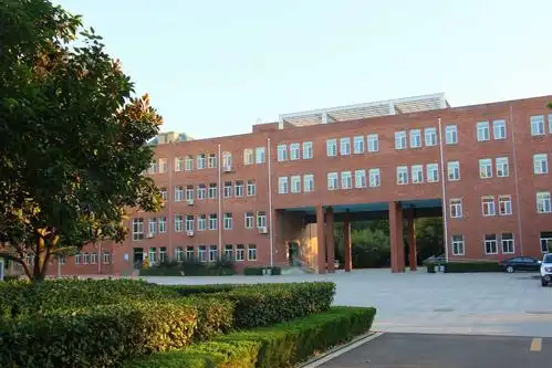 好一道靓丽的风景线之秋天的弥水现代学校