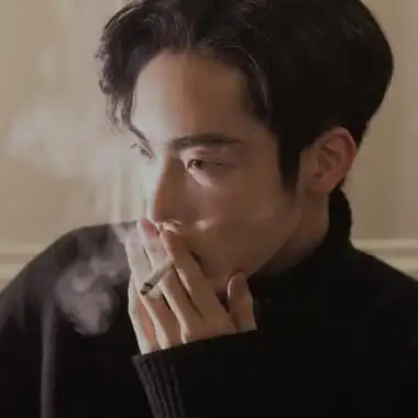 超酷男生吸烟头像伤感图片