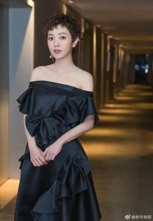 官方身高158cm,1986年2月19日出生于台湾省台北市,中国台湾影视女演员