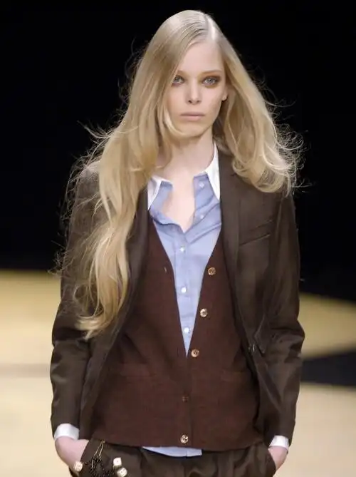 tanya dziahileva | paul smith f/w 2006