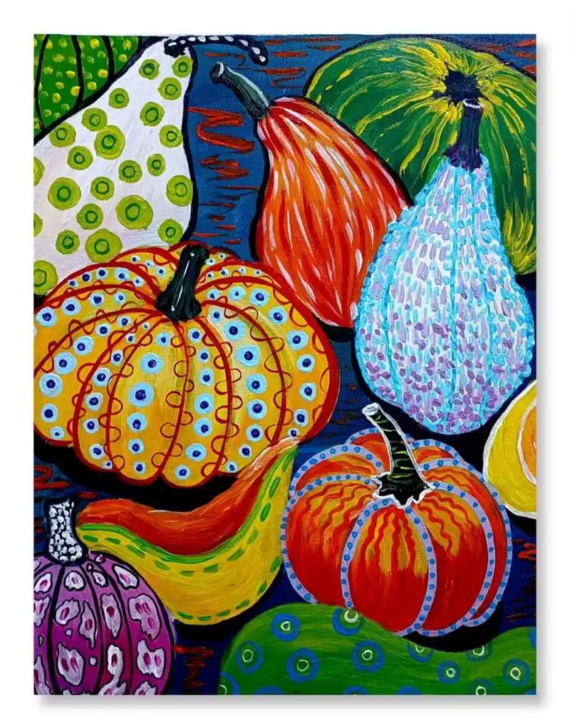 以南瓜为绘画载体,大胆表现色彩感受,完成具有装饰美感的绘画作品