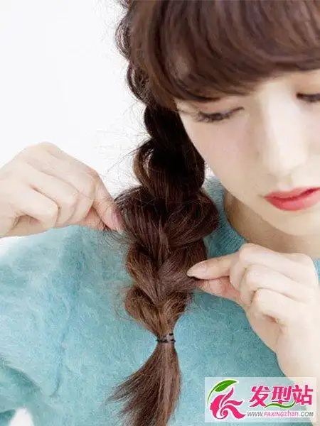 双马尾麻花辫的编法图解空气感刘海清新减龄