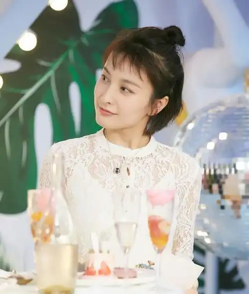 稳定已同居,在一起多年拒不承认|郑恺|李易峰|杜海涛|潘玮柏_网易订阅