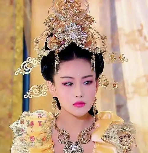 后来的几个版本中张馨予和林心如都有演过苏妲己这个角色,但是也只能