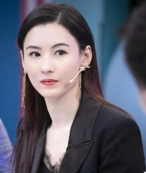 张柏芝44岁逆生长身材精神双巅峰完美诠释岁月不败美人