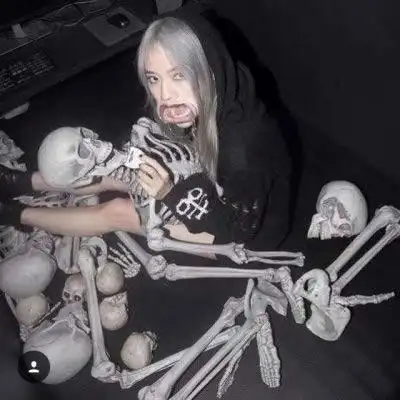 >                 2021真人带血的丧系女头像 相关标签 恐怖丧系颓废