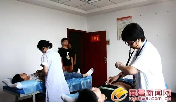 进行内科检查心理测试体检前观看国防教育片南昌新闻网讯 今天是"八一