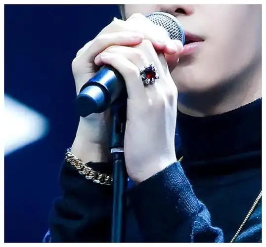 200219手控速来报道品一品范丞丞肤如凝脂的一双美手