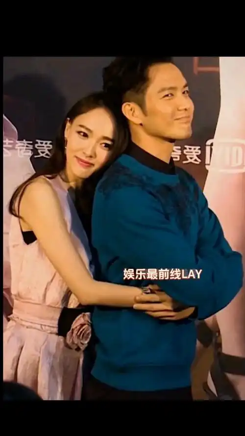 唐嫣$钟汉良活动现场即兴表演,良哥太搞笑了,两人太投入了,真的太养眼