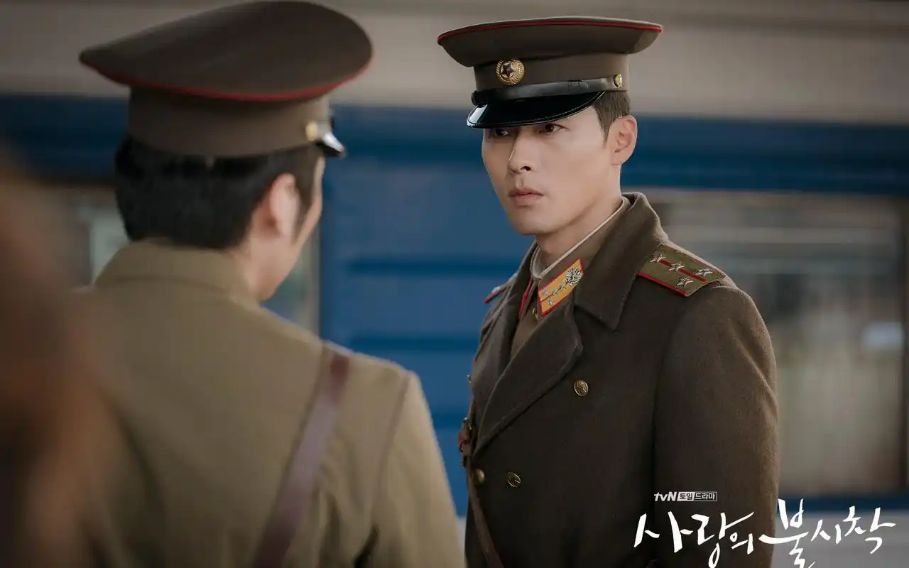 玄彬爱的迫降剧照图片壁纸