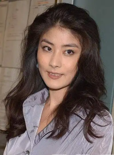 回顾陈慧琳被宠上天的女人出道25年零绯闻47岁活成公主