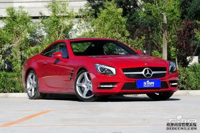 移屏奢华的奔驰跑车配30t9at爆出367马力双门敞篷回头率高