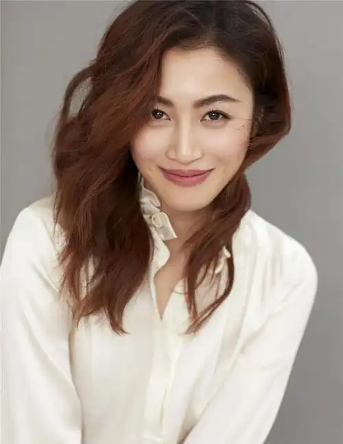 韩云云身材完美(喜剧舞台第一大美腿韩云云)