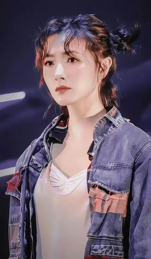 万茜经纪人发文否认炒作,自己力量没那么强大,网友疑晒炒作证据|李斯