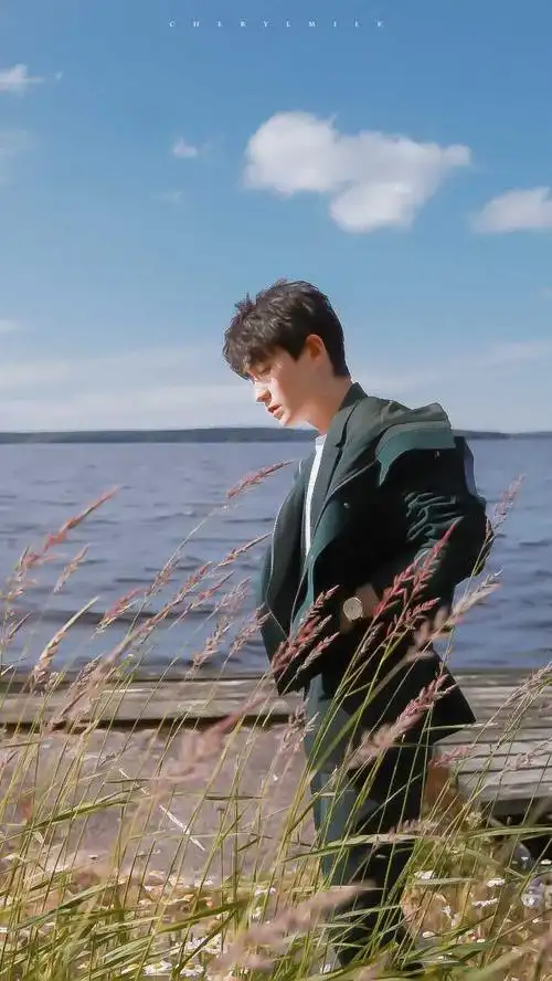 朱一龙可以做壁纸的照片可以分享一波吗? - 知乎