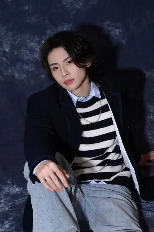 小鬼王琳凯超话以音乐为翅膀,飞往有梦的地方.