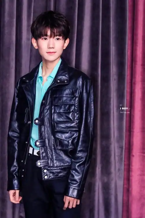 王源2018秋冬巴黎时装周givenchy大秀