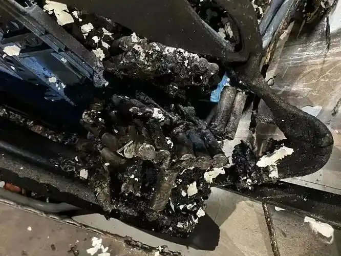 (电动车锂电池燃爆事故图 图源网络)