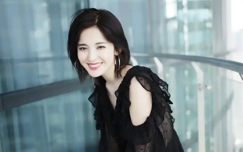 古力娜扎夏日小清新高清桌面壁纸