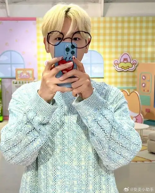 边伯贤##微博变美手册#呜呜呜呜近期伯贤的ins照片都好好看哇