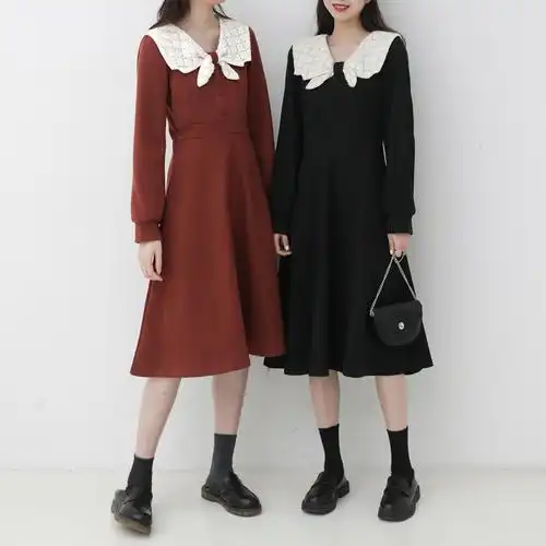 金大班甜美v领红色蕾丝过膝中长毛呢连衣裙子女2020冬季新款翅膀