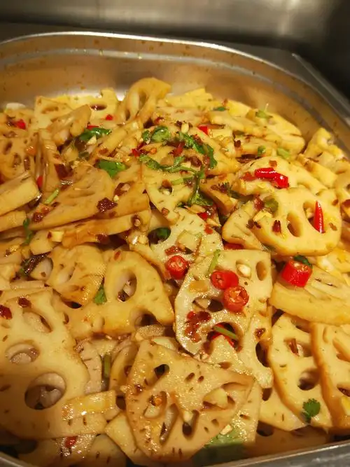 25专家教授餐厅早餐 写美篇凉拌芹菜 饼干