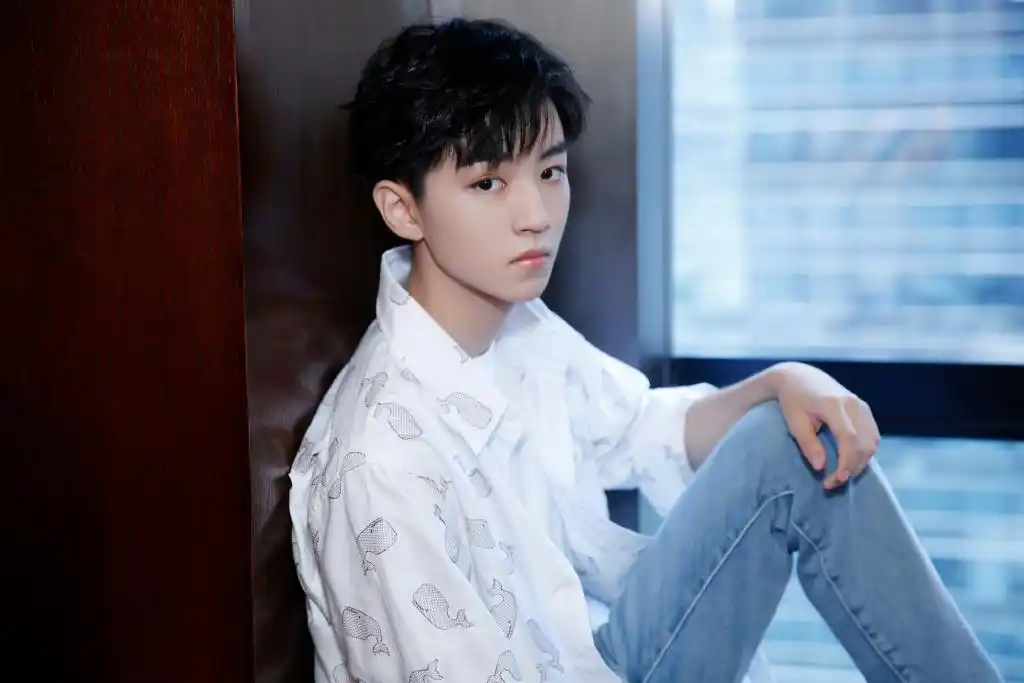 清新帅气王俊凯壁纸魅力酷帅的王俊凯