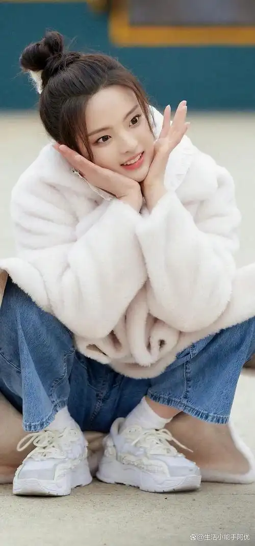 杨超越的爆火并非偶然(照片集)