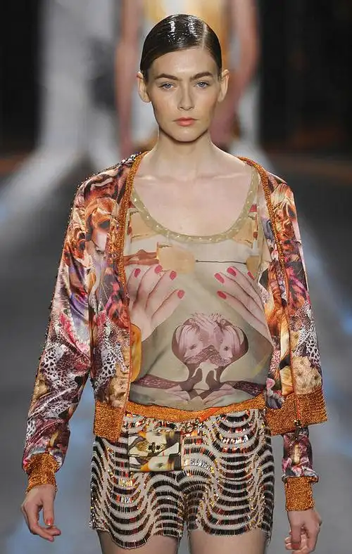 2012透视装将引领美女春夏服装流行趋势