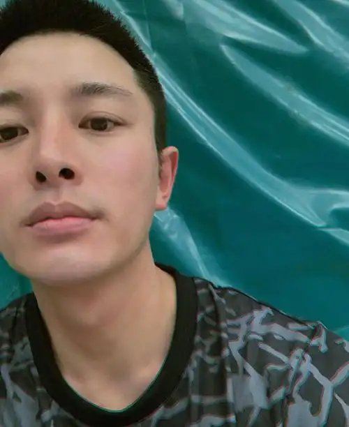 贾乃亮领跑跨年,期待爱情,和王鸥合作新戏,深情对望,画面好美