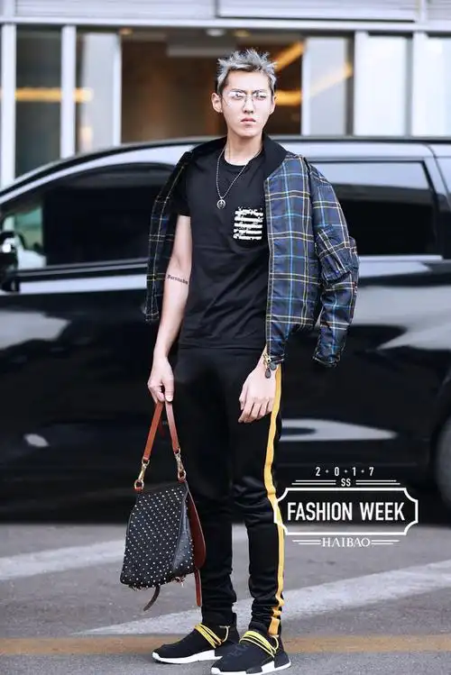 吴亦凡2016年9月17日北京机场街拍:身着burberry prorsum 2016秋冬