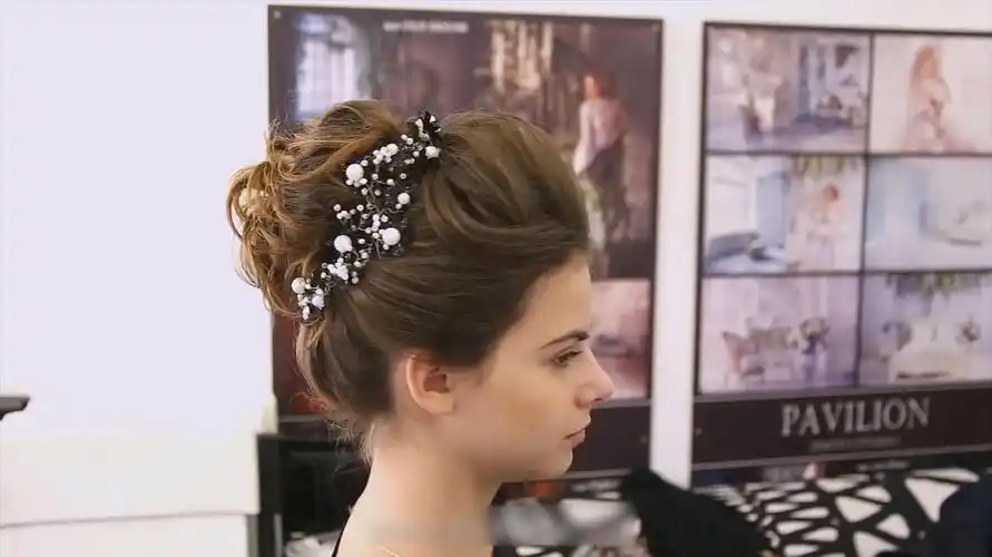 时尚宴会盘发,搭配晚礼服,高贵又有气质