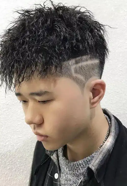 男生锡纸烫麦穗烫的区别打理潮男风韵的短发造型