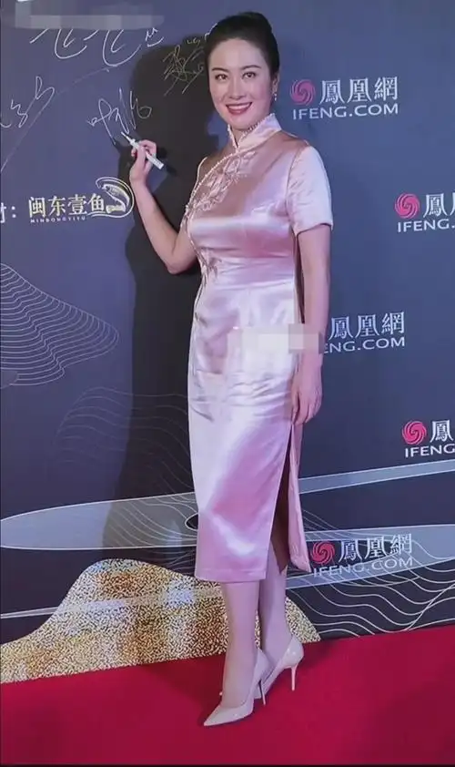 叶璇面试亚运会志愿者穿棉裤棉鞋很有生活气息还没素人好看