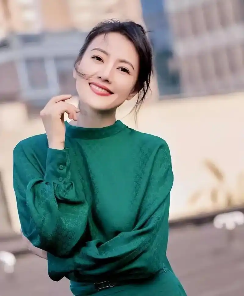 一个清嘴含片的广告,让高圆圆的人生走上了巅峰.