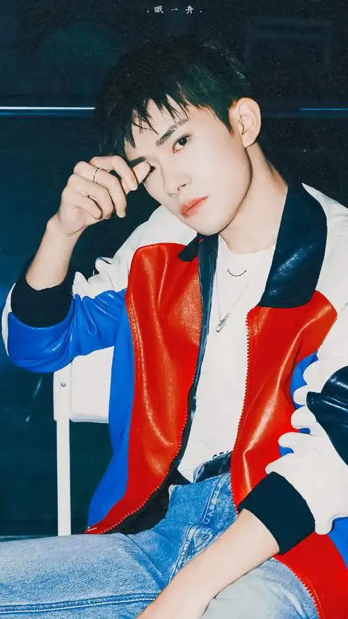 易烊千玺头像壁纸新年平安玺乐