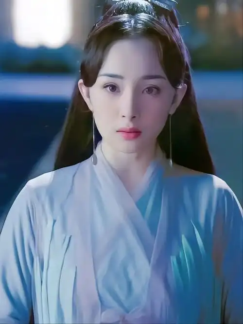 的爆火也为杨幂完成和嘉行的对赌协议起到最重要的作用,幂幂演的白浅