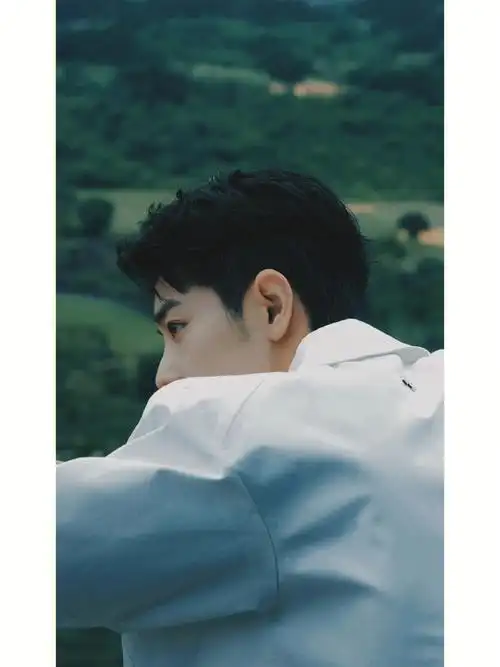 肖战手机壁纸高清无水印