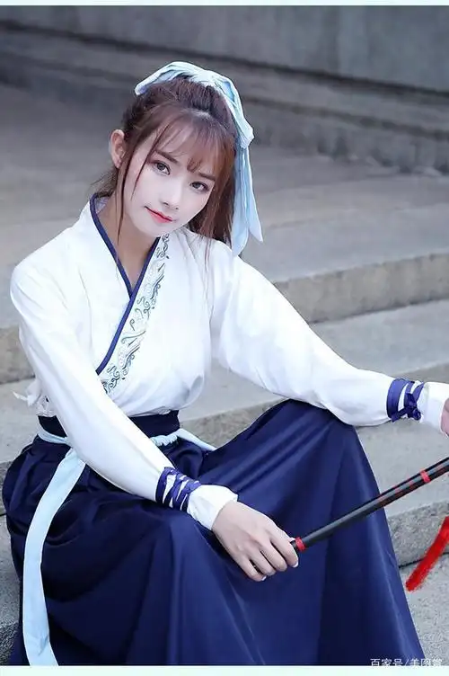穿越时空回古代,看侠女风姿,仗剑走天涯.英姿飒爽的女侠写真