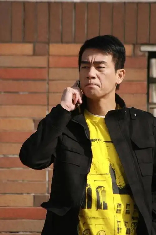 从山鸡哥到韦小宝,再到剑侠玩家身份,陈小春重回到自己的江湖