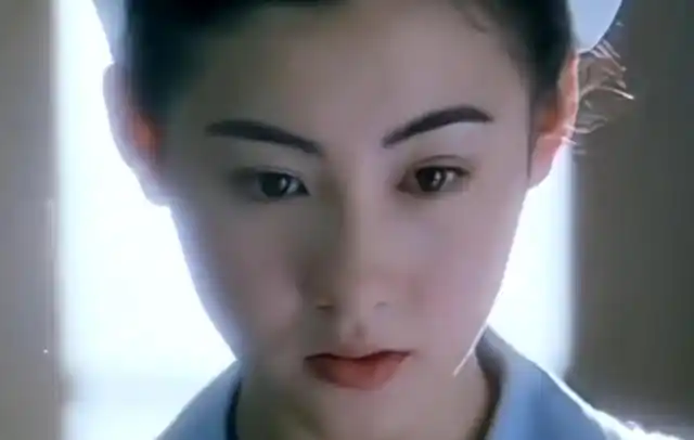 胶原蛋白,后来她又出演了多部电影,更是成为香港娱乐圈炙手可热的女星