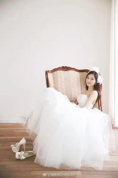 室内婚纱照了解一下