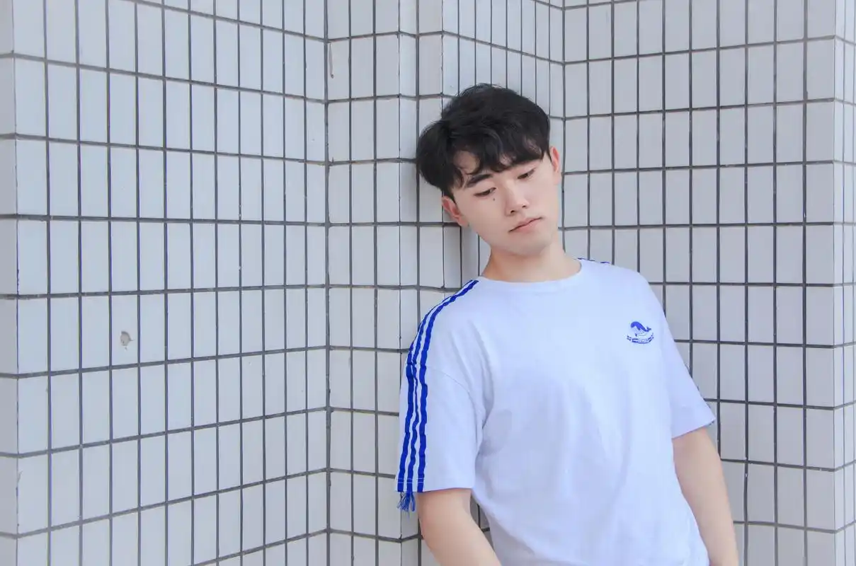 男生校园毕业写真