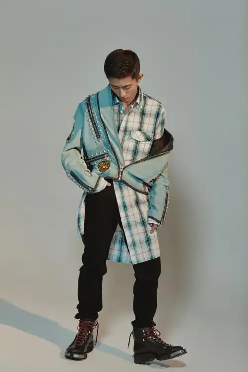 张一山帅气写真图片58