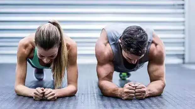 减大肚子的运动视频平板支撑网传大肚子杀手真的能瘦肚子吗