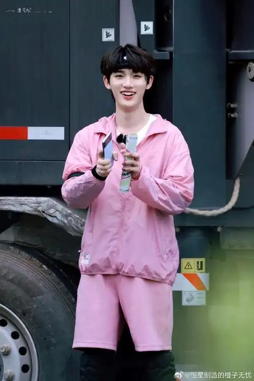 丁程鑫超话#丁程鑫楼非楼演唱会#dcx#丁程鑫你好星期六#  早1777