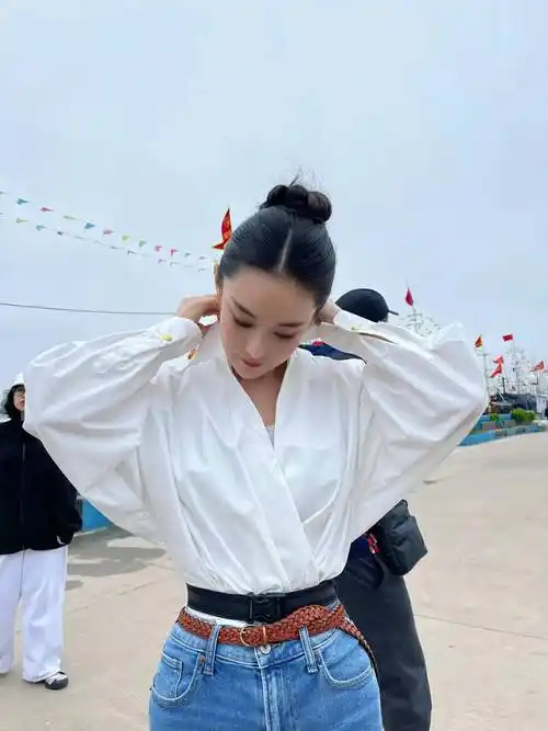 张馨予晒自己的照片被嘲太假了,网友:别要求太高,这已经很好了