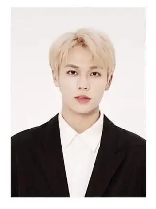 证件照最适合的妆容#林彦俊伪证件照合集!标准的正统帅哥脸!