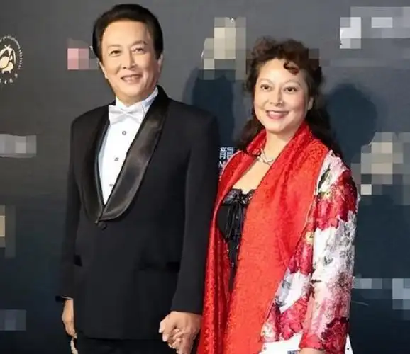 回顾唐国强女儿唐莉母亲悲惨离世后选择原谅父亲不喊壮丽母亲