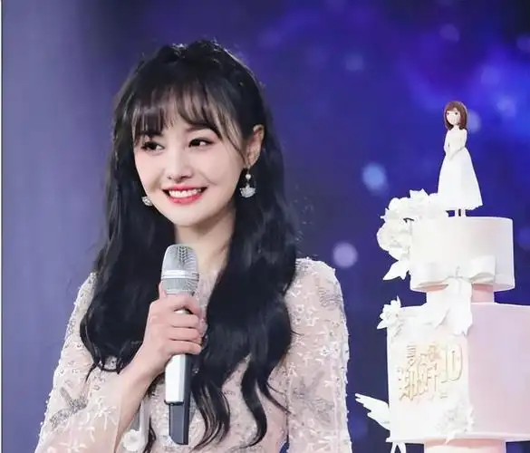 郑爽驰援河北!邓伦捐物资,李易峰捐150万,劣迹艺人要复出了?